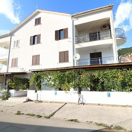 Apartments Vladan With Terrace Baška Exterior foto